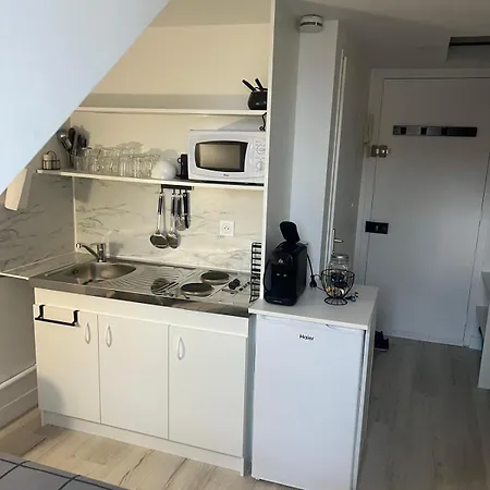 5 Minutes De La Gare Apartment *